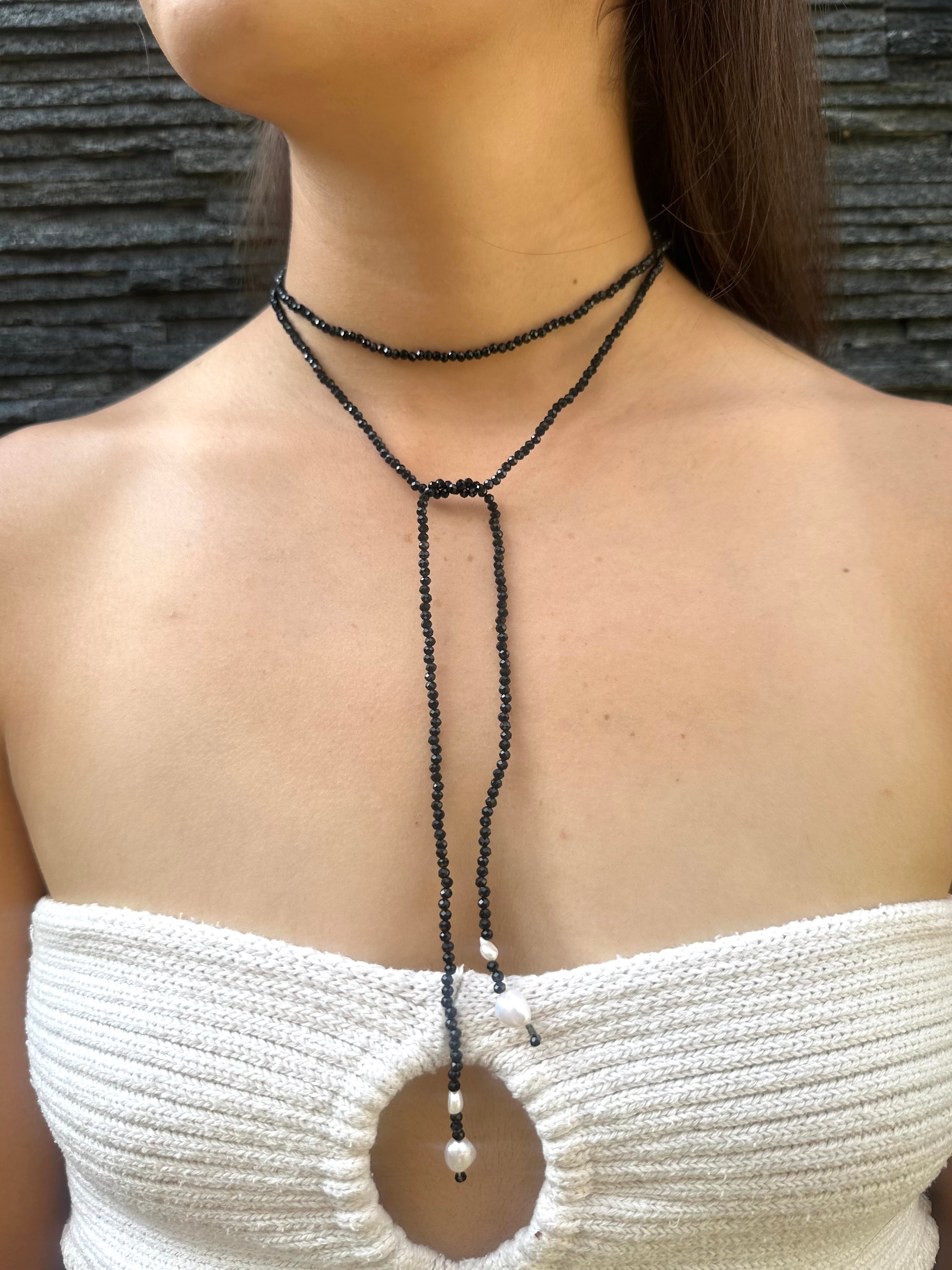 COLLAR NEGRO