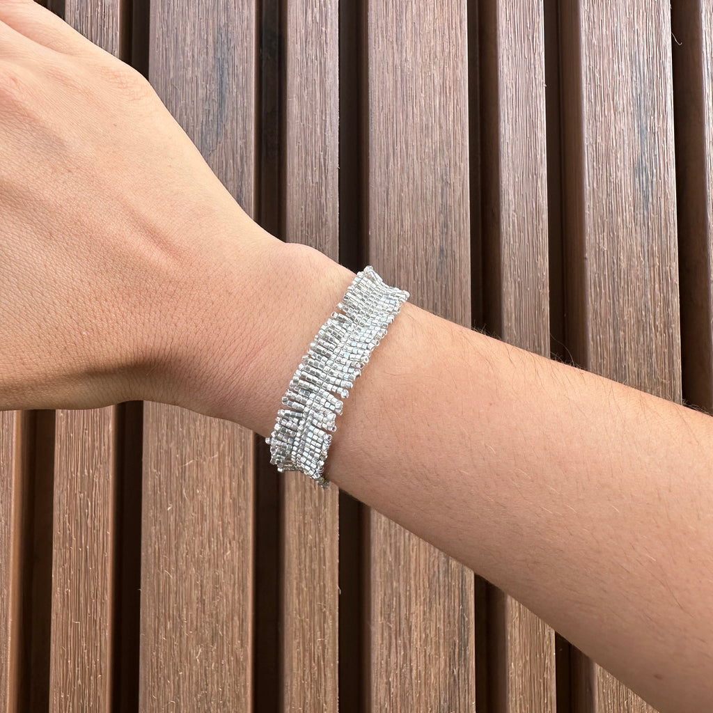 PULSERA BARBITAS PLATEADA