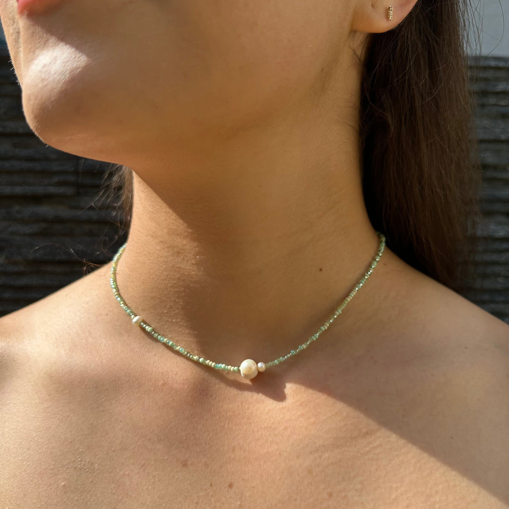 CHOKERS BÁSICOS CON PERLA